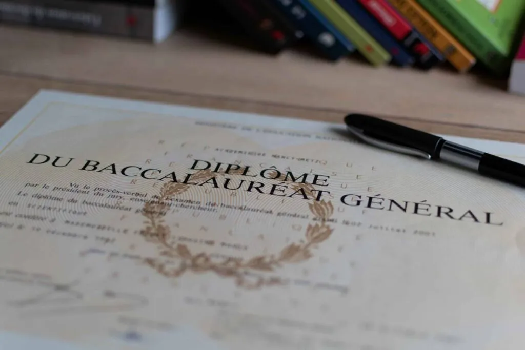 Un bachelier qui vient d'obtenir son bac et pense à passer les concours des écoles supérieures.